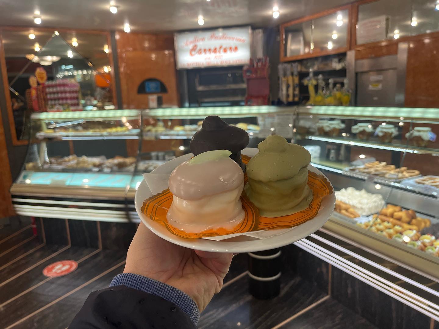 Pasticceria storica nel quartiere Porta Capuana a Napoli