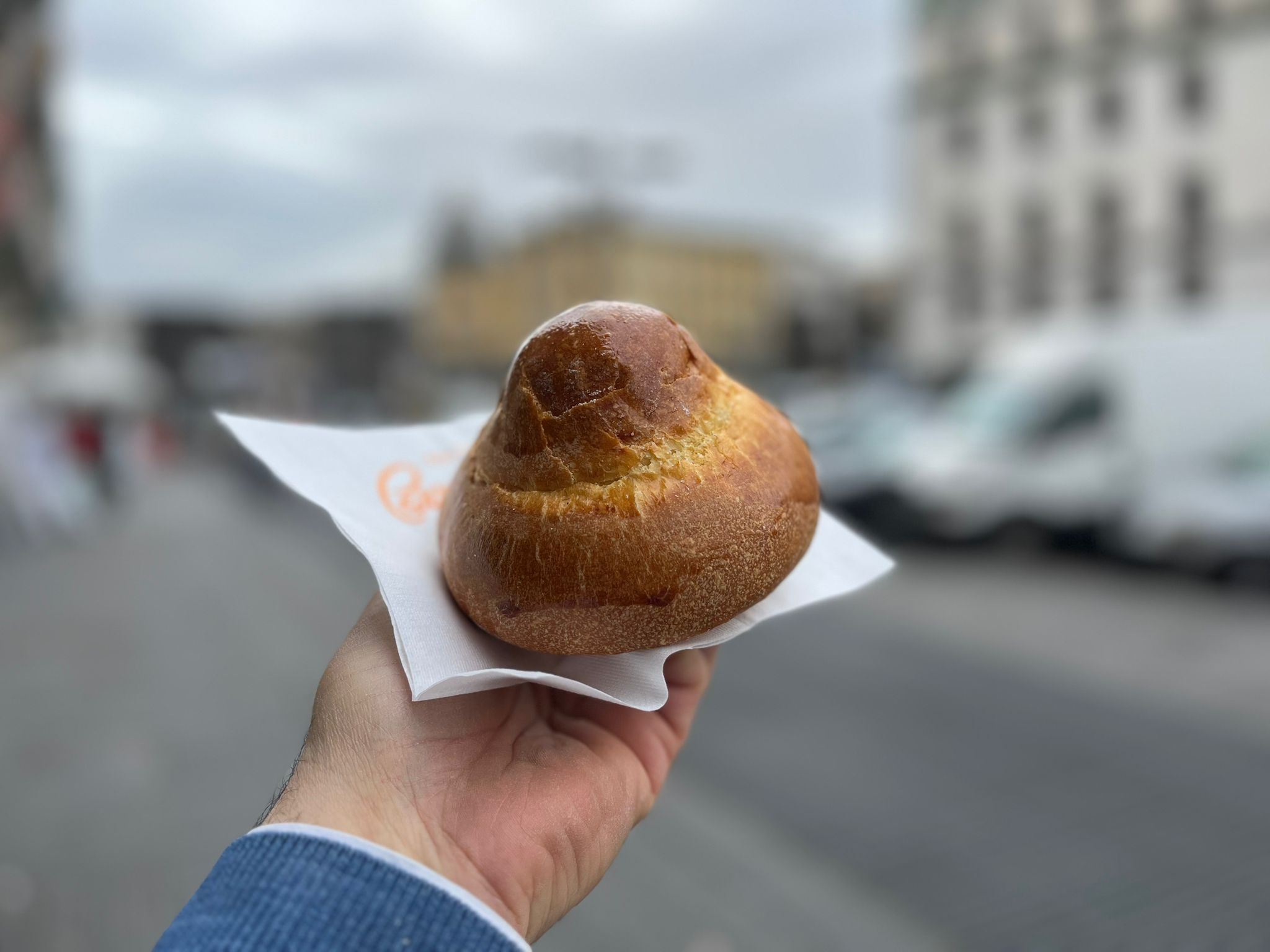 Dolci tipici napoletani: Un viaggio nel gusto con Antica Pasticceria Carraturo
